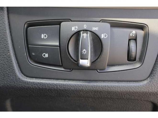 BMW3シリーズ 320i　検R8/5　バックカメラ　自社　ローンカノウ 正規輸入車 2WD 2000