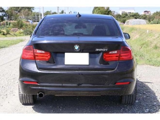 BMW3シリーズ 320i　検R8/5　バックカメラ　自社　ローンカノウ 正規輸入車 2WD 2000