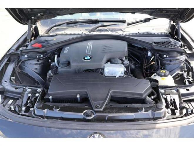 BMW3シリーズ 320i　検R8/5　バックカメラ　自社　ローンカノウ 正規輸入車 2WD 2000