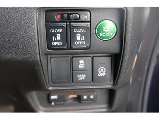 オデッセイ2.4 アブソルート 4WD　検R8/12　両側電動スライドドア　フルセグ　ハーフレザーシート　LEDヘッドランプ　バックカメラ 2400