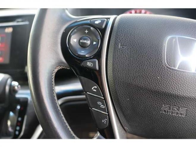 オデッセイ2.4 アブソルート 4WD　検R8/12　両側電動スライドドア　フルセグ　ハーフレザーシート　LEDヘッドランプ　バックカメラ 2400