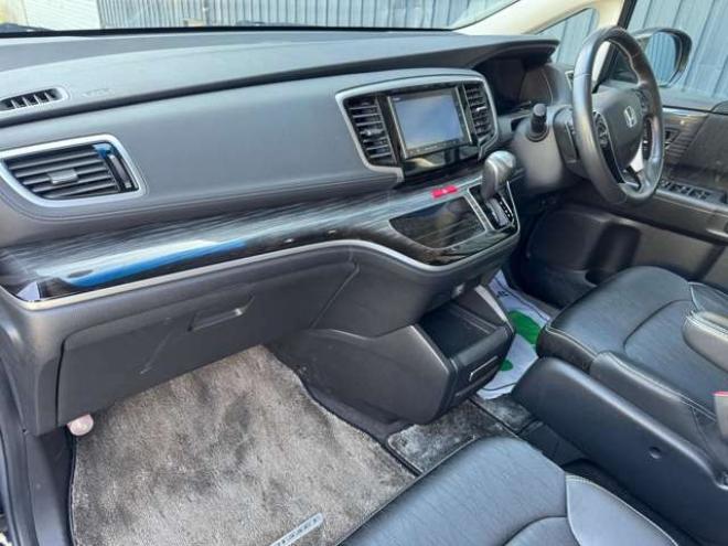 オデッセイ2.4 アブソルート 4WD　両側Pスライド　ハーフレザー　ナビ　TV　Bカメラ　Bluetooth　夏冬タイヤ 2400