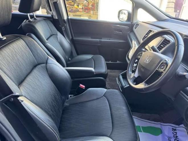 オデッセイ2.4 アブソルート 4WD　両側Pスライド　ハーフレザー　ナビ　TV　Bカメラ　Bluetooth　夏冬タイヤ 2400