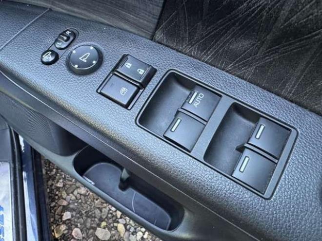 オデッセイ2.4 アブソルート 4WD　両側Pスライド　ハーフレザー　ナビ　TV　Bカメラ　Bluetooth　夏冬タイヤ 2400