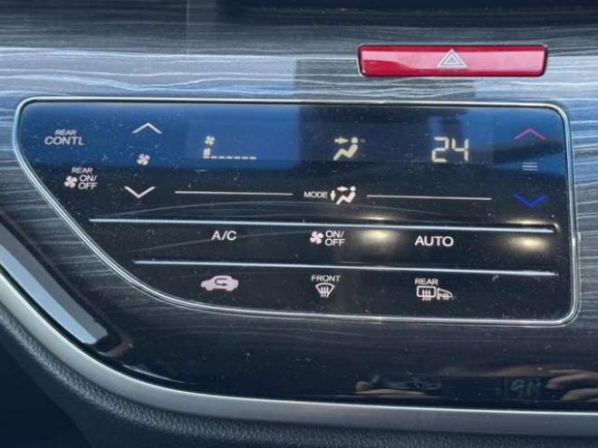 オデッセイ2.4 アブソルート 4WD　両側Pスライド　ハーフレザー　ナビ　TV　Bカメラ　Bluetooth　夏冬タイヤ 2400