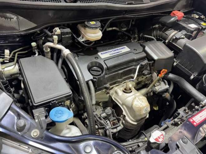 オデッセイ2.4 アブソルート 4WD　両側Pスライド　ハーフレザー　ナビ　TV　Bカメラ　Bluetooth　夏冬タイヤ 2400