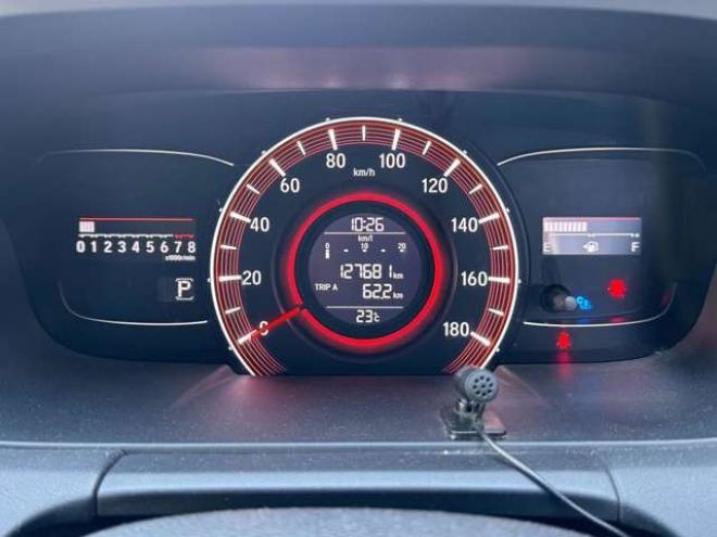 オデッセイ2.4 アブソルート 4WD　両側Pスライド　ハーフレザー　ナビ　TV　Bカメラ　Bluetooth　夏冬タイヤ 2400