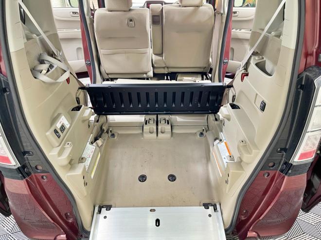 N-BOX+G Lパッケージ車いす仕様車 4WD 5年保証 福祉 電動ウインチ スマキー  寒冷地仕様 禁煙 車検整備2年付 修復歴無