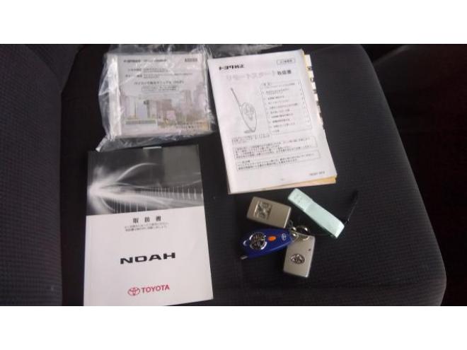 ノアX スマートエディション 4WD 4WD 2000 5Dr