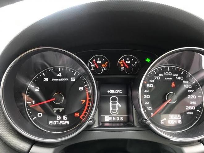 アウディＴＴクーペ ２．０ＴＦＳＩ　クワトロ　４ＷＤ　エンスタ　ＥＴＣ　ＴＶ　ＡＴ　オートライト　ＨＩＤ　キーレスエントリー　アルミホイール　パワーシート　盗難防止システム　ＡＢＳ　ＥＳＣ　ＣＤ　エアコン　パワーステアリング　パワーウィンドウ 4WD 2000 クーペDr