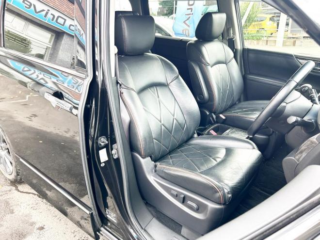 エルグランド2.5 250ハイウェイスター プレミアム 4WD　ローンが不安な方＜優遇ローン＞本州仕入　寒冷地仕様　両側パワースライドドア　社外ナビ　フルセグTV 4WD