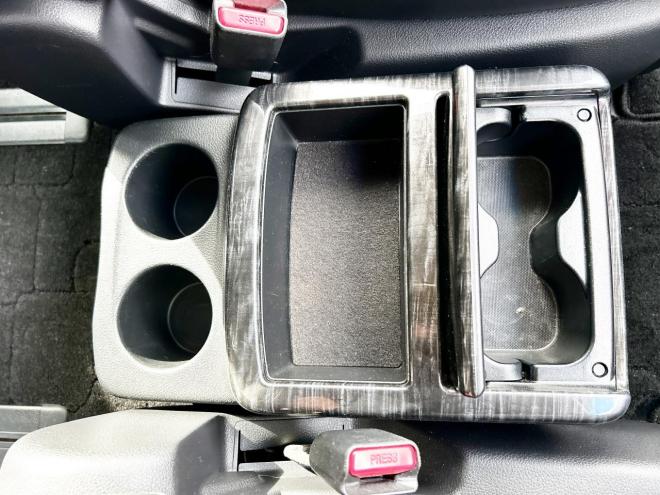 エルグランド2.5 250ハイウェイスター プレミアム 4WD　ローンが不安な方＜優遇ローン＞本州仕入　寒冷地仕様　両側パワースライドドア　社外ナビ　フルセグTV 4WD