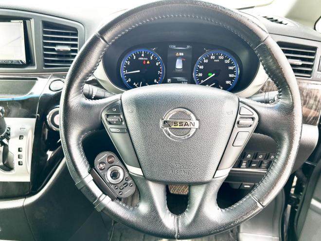 エルグランド2.5 250ハイウェイスター プレミアム 4WD　ローンが不安な方＜優遇ローン＞本州仕入　寒冷地仕様　両側パワースライドドア　社外ナビ　フルセグTV 4WD