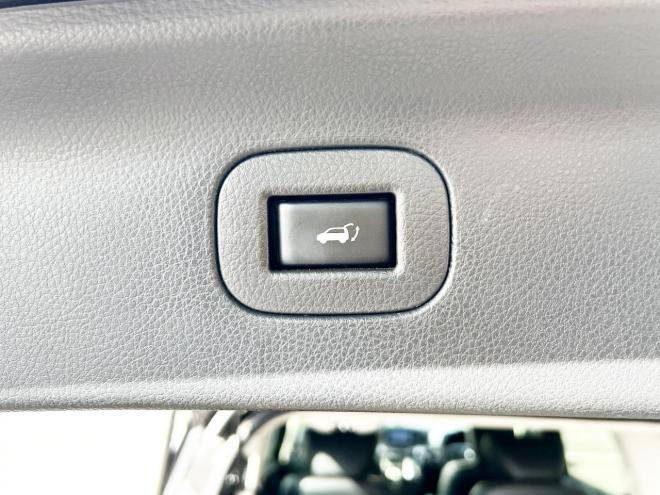 エルグランド2.5 250ハイウェイスター プレミアム 4WD　ローンが不安な方＜優遇ローン＞本州仕入　寒冷地仕様　両側パワースライドドア　社外ナビ　フルセグTV 4WD