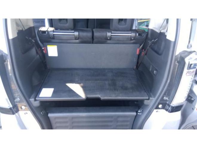 N-BOX+カスタム　G-L パッケージ　4WD 4WD 660 5Dr