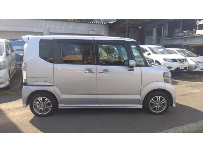 N-BOX+カスタム　G-L パッケージ　4WD 4WD 660 5Dr