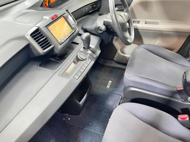 フリード1.5G Lパッケージ 4WD 5年保証 ナビTV パワスラ Bカメ ETC 寒冷地仕様 禁煙 車検整備2年付 修復歴無