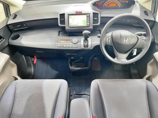 フリード1.5G Lパッケージ 4WD 5年保証 ナビTV パワスラ Bカメ ETC 寒冷地仕様 禁煙 車検整備2年付 修復歴無