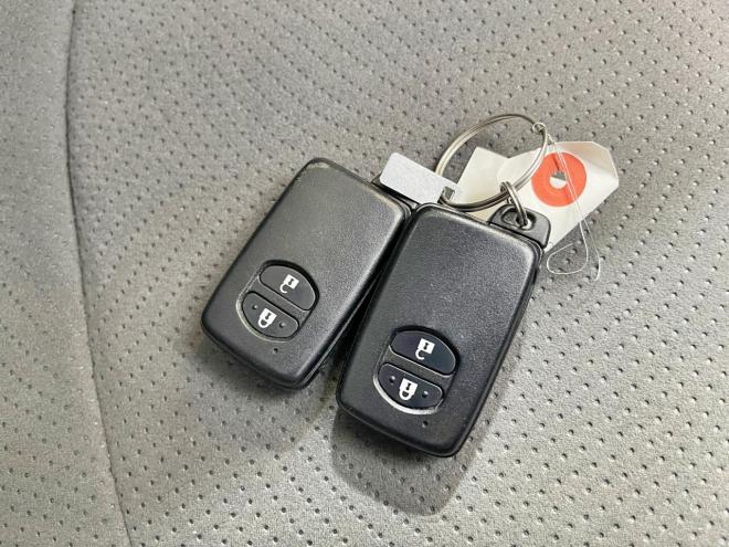 プリウス1.8S 5年保証 スマキー 寒冷地仕様 禁煙 車検整備2年付 修復歴無