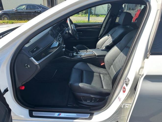 BMW535i Mスポーツパッケージ FR 3000 4Dr