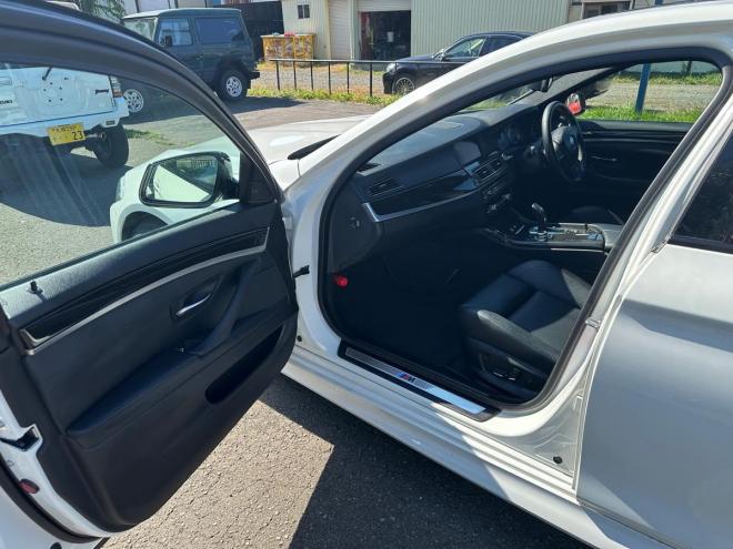 BMW535i Mスポーツパッケージ FR 3000 4Dr