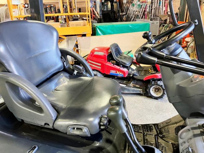 フォークリフトコマツ　中古　FG20C-16　建機