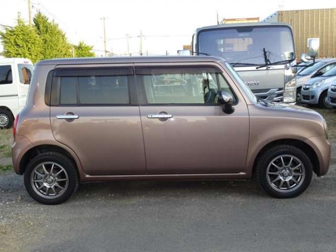 ラパン10thアニバーサリー リミテッド 4WD　禁煙車・シート&ミラーヒーター・1年保証付 660