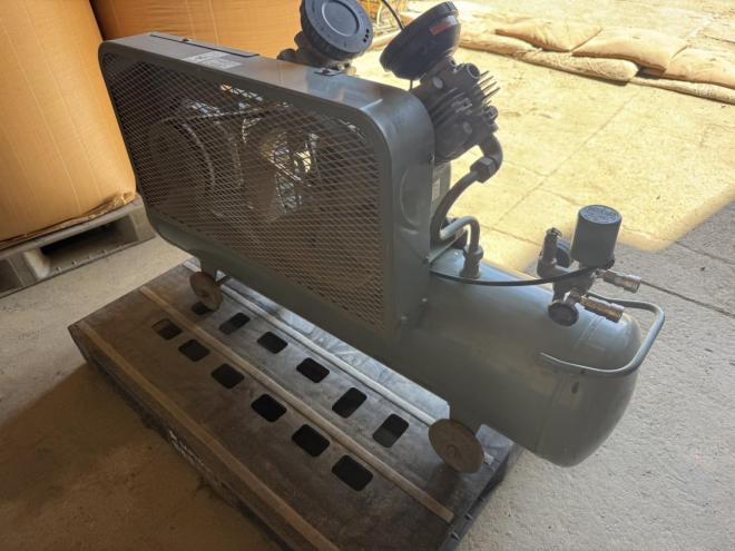 コンプレッサー極上品 日立 ベビコン 2.2kw 3馬力 3相200V