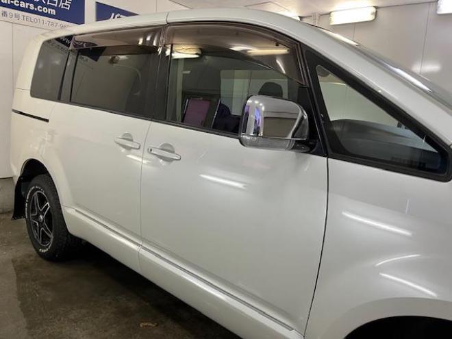 デリカＤ：５　Ｇパワーパッケージ　本州仕入　ワンオーナー　禁煙車　寒冷地仕様　社外１６インチＡＷ＋ＴＯＹＯホワイトレター　純正１８ＡＷ＋スタッドレスタイヤ付　新品ＪＡＯＳブラックマッドガード　両側パワースライドドア　純正ＨＤＤナビ（地デジ　ＤＶＤ再生　Ｂｌｕｅｔｏｏｔｈ）＋バックカメラ　フロント＆サイドカメラ　純正リアフリップダウンモニター　クルーズコントロール　両席シートヒーター　パワーシート　スマートキー　パドルシフト　横滑り防止装置　盗難防止装置　リアヒーター 4WD 2400 5Dr