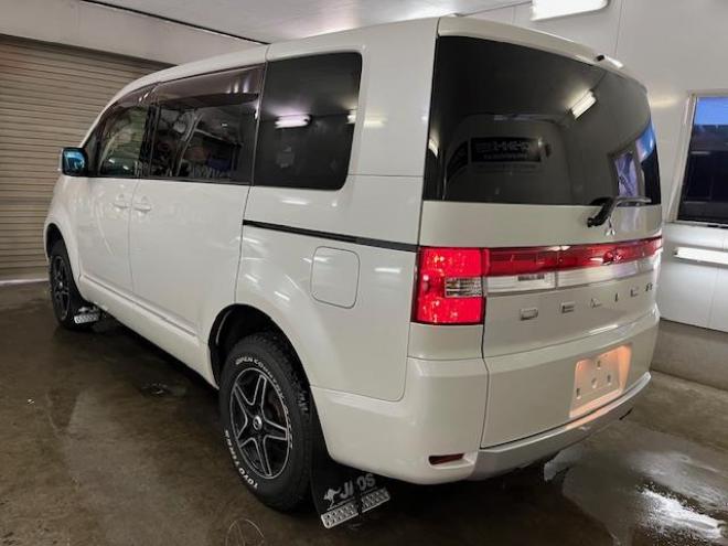 デリカＤ：５　Ｇパワーパッケージ　本州仕入　ワンオーナー　禁煙車　寒冷地仕様　社外１６インチＡＷ＋ＴＯＹＯホワイトレター　純正１８ＡＷ＋スタッドレスタイヤ付　新品ＪＡＯＳブラックマッドガード　両側パワースライドドア　純正ＨＤＤナビ（地デジ　ＤＶＤ再生　Ｂｌｕｅｔｏｏｔｈ）＋バックカメラ　フロント＆サイドカメラ　純正リアフリップダウンモニター　クルーズコントロール　両席シートヒーター　パワーシート　スマートキー　パドルシフト　横滑り防止装置　盗難防止装置　リアヒーター 4WD 2400 5Dr