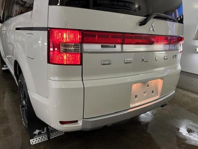 デリカＤ：５　Ｇパワーパッケージ　本州仕入　ワンオーナー　禁煙車　寒冷地仕様　社外１６インチＡＷ＋ＴＯＹＯホワイトレター　純正１８ＡＷ＋スタッドレスタイヤ付　新品ＪＡＯＳブラックマッドガード　両側パワースライドドア　純正ＨＤＤナビ（地デジ　ＤＶＤ再生　Ｂｌｕｅｔｏｏｔｈ）＋バックカメラ　フロント＆サイドカメラ　純正リアフリップダウンモニター　クルーズコントロール　両席シートヒーター　パワーシート　スマートキー　パドルシフト　横滑り防止装置　盗難防止装置　リアヒーター 4WD 2400 5Dr