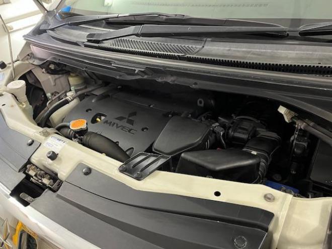 デリカＤ：５　Ｇパワーパッケージ　本州仕入　ワンオーナー　禁煙車　寒冷地仕様　社外１６インチＡＷ＋ＴＯＹＯホワイトレター　純正１８ＡＷ＋スタッドレスタイヤ付　新品ＪＡＯＳブラックマッドガード　両側パワースライドドア　純正ＨＤＤナビ（地デジ　ＤＶＤ再生　Ｂｌｕｅｔｏｏｔｈ）＋バックカメラ　フロント＆サイドカメラ　純正リアフリップダウンモニター　クルーズコントロール　両席シートヒーター　パワーシート　スマートキー　パドルシフト　横滑り防止装置　盗難防止装置　リアヒーター 4WD 2400 5Dr