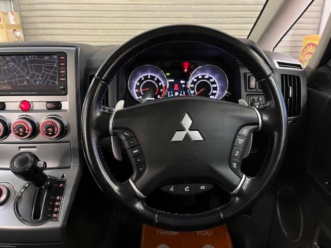 デリカＤ：５　Ｇパワーパッケージ　本州仕入　ワンオーナー　禁煙車　寒冷地仕様　社外１６インチＡＷ＋ＴＯＹＯホワイトレター　純正１８ＡＷ＋スタッドレスタイヤ付　新品ＪＡＯＳブラックマッドガード　両側パワースライドドア　純正ＨＤＤナビ（地デジ　ＤＶＤ再生　Ｂｌｕｅｔｏｏｔｈ）＋バックカメラ　フロント＆サイドカメラ　純正リアフリップダウンモニター　クルーズコントロール　両席シートヒーター　パワーシート　スマートキー　パドルシフト　横滑り防止装置　盗難防止装置　リアヒーター 4WD 2400 5Dr