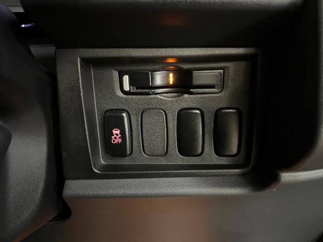デリカＤ：５　Ｇパワーパッケージ　本州仕入　ワンオーナー　禁煙車　寒冷地仕様　社外１６インチＡＷ＋ＴＯＹＯホワイトレター　純正１８ＡＷ＋スタッドレスタイヤ付　新品ＪＡＯＳブラックマッドガード　両側パワースライドドア　純正ＨＤＤナビ（地デジ　ＤＶＤ再生　Ｂｌｕｅｔｏｏｔｈ）＋バックカメラ　フロント＆サイドカメラ　純正リアフリップダウンモニター　クルーズコントロール　両席シートヒーター　パワーシート　スマートキー　パドルシフト　横滑り防止装置　盗難防止装置　リアヒーター 4WD 2400 5Dr