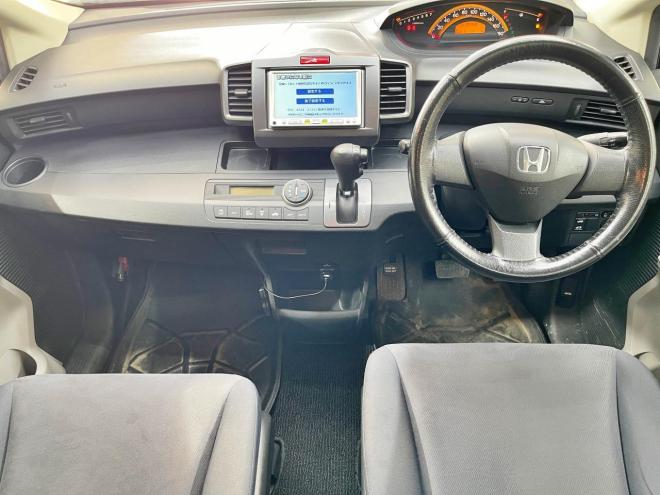 フリード1.5G Lパッケージ 4WD 5年保証 パワスラ ナビ Bカメ ドラレコ 夏冬タイヤ ETC 寒冷地仕様 禁煙 車検整備2年付