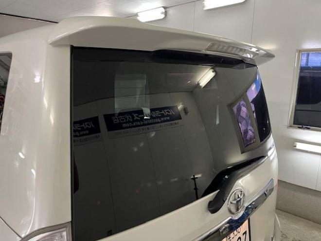 ヴォクシーＺＳ　キラメキⅡ　ワンオーナー　寒冷地仕様　禁煙車　ＷＡＫＯＳバリアスコーティング済　純正１６インチＡＷ　社外１６ＡＷ＋スタッドレスタイヤ付　両側パワースライドドア　純正ナビ（フルセグ地デジ　ＤＶＤ再生　Ｂｌｕｅｔｏｏｔｈ）＋バックカメラ　ドライブレコーダー　エンジンスターター　ＰＵＳＨスタート　スマートキー　パドルシフト　ＨＩＤヘッドライト　タイミングチェーン　ＥＴＣ 4WD 2000 5Dr