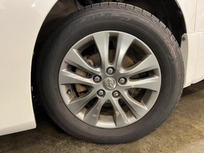 ヴォクシーＺＳ　キラメキⅡ　ワンオーナー　寒冷地仕様　禁煙車　ＷＡＫＯＳバリアスコーティング済　純正１６インチＡＷ　社外１６ＡＷ＋スタッドレスタイヤ付　両側パワースライドドア　純正ナビ（フルセグ地デジ　ＤＶＤ再生　Ｂｌｕｅｔｏｏｔｈ）＋バックカメラ　ドライブレコーダー　エンジンスターター　ＰＵＳＨスタート　スマートキー　パドルシフト　ＨＩＤヘッドライト　タイミングチェーン　ＥＴＣ 4WD 2000 5Dr