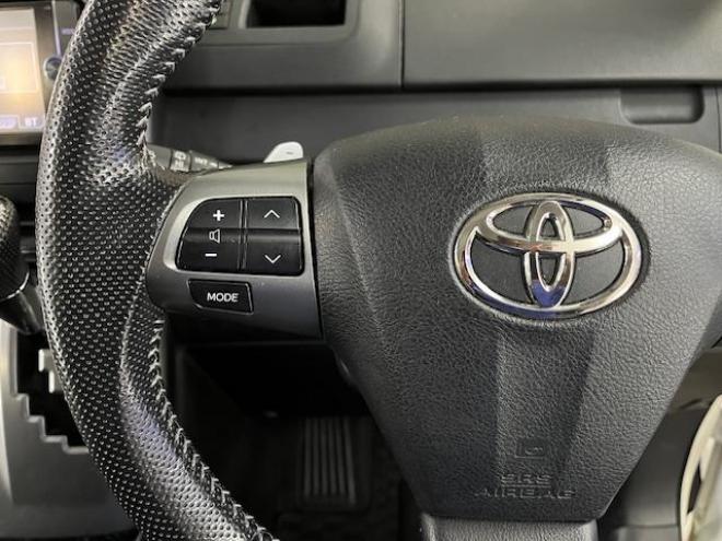 ヴォクシーＺＳ　キラメキⅡ　ワンオーナー　寒冷地仕様　禁煙車　ＷＡＫＯＳバリアスコーティング済　純正１６インチＡＷ　社外１６ＡＷ＋スタッドレスタイヤ付　両側パワースライドドア　純正ナビ（フルセグ地デジ　ＤＶＤ再生　Ｂｌｕｅｔｏｏｔｈ）＋バックカメラ　ドライブレコーダー　エンジンスターター　ＰＵＳＨスタート　スマートキー　パドルシフト　ＨＩＤヘッドライト　タイミングチェーン　ＥＴＣ 4WD 2000 5Dr
