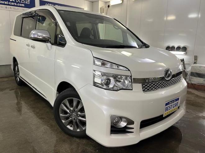 ヴォクシーＺＳ　キラメキⅡ　ワンオーナー　寒冷地仕様　禁煙車　ＷＡＫＯＳバリアスコーティング済　純正１６インチＡＷ　社外１６ＡＷ＋スタッドレスタイヤ付　両側パワースライドドア　純正ナビ（フルセグ地デジ　ＤＶＤ再生　Ｂｌｕｅｔｏｏｔｈ）＋バックカメラ　ドライブレコーダー　エンジンスターター　ＰＵＳＨスタート　スマートキー　パドルシフト　ＨＩＤヘッドライト　タイミングチェーン　ＥＴＣ 4WD 2000 5Dr