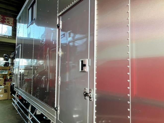 レンジャープロオーダー用|未使用　馬運搬車・競走馬輸送車　中型トラック　nht