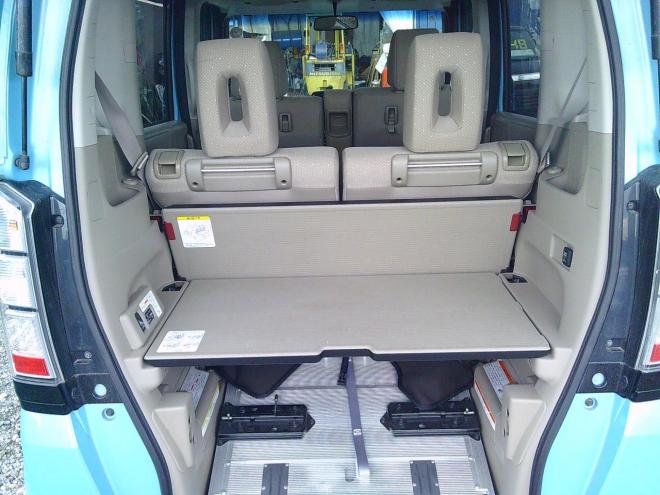 N-BOX+GLパッケージ 車イス仕様 4WD 660 5Dr