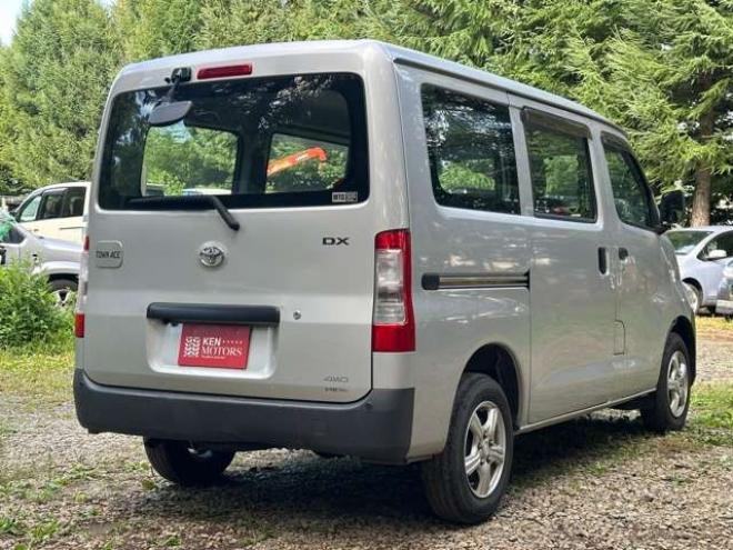 タウンエースバン1.5 DX 4WD　パワステ　純正ナビ　社外アルミ　ABS　ETC　横滑り防止　盗難防止装置 1500
