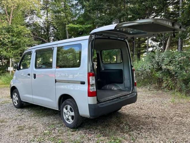 タウンエースバン1.5 DX 4WD　パワステ　純正ナビ　社外アルミ　ABS　ETC　横滑り防止　盗難防止装置 1500