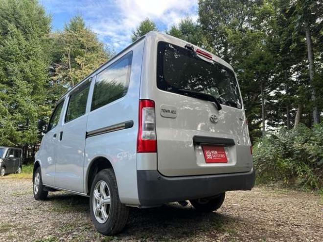 タウンエースバン1.5 DX 4WD　パワステ　純正ナビ　社外アルミ　ABS　ETC　横滑り防止　盗難防止装置 1500