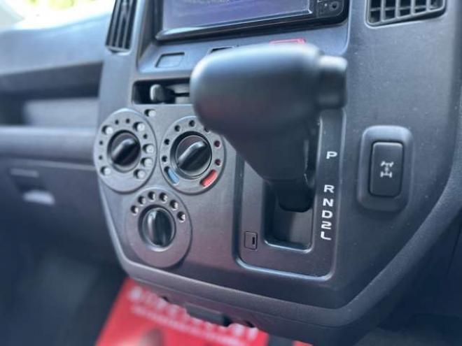 タウンエースバン1.5 DX 4WD　パワステ　純正ナビ　社外アルミ　ABS　ETC　横滑り防止　盗難防止装置 1500