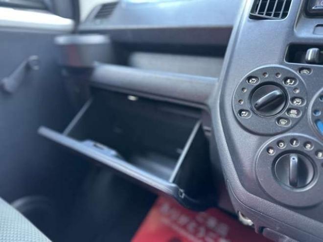 タウンエースバン1.5 DX 4WD　パワステ　純正ナビ　社外アルミ　ABS　ETC　横滑り防止　盗難防止装置 1500