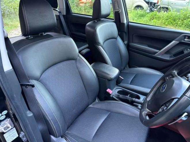フォレスター2.0XT アイサイト 4WD　ターボ　記録簿　パワステ　パワーウィンドウ　サンルーフ　社外ナビ　ワンセグ　バックカメラ　純正アルミ　ABS　キーレス　ETC　電動リアゲート　シートヒーター　電動シート　盗難防止装置　クルコン 2000