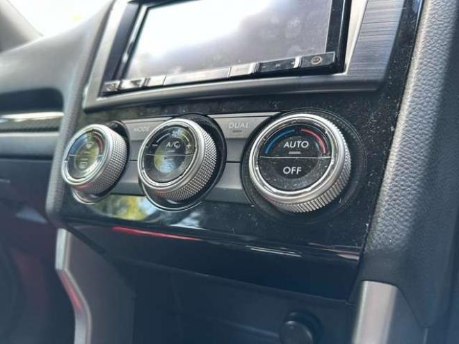 フォレスター2.0XT アイサイト 4WD　ターボ　記録簿　パワステ　パワーウィンドウ　サンルーフ　社外ナビ　ワンセグ　バックカメラ　純正アルミ　ABS　キーレス　ETC　電動リアゲート　シートヒーター　電動シート　盗難防止装置　クルコン 2000