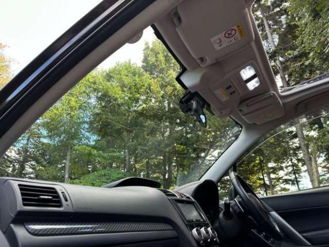 フォレスター2.0XT アイサイト 4WD　ターボ　記録簿　パワステ　パワーウィンドウ　サンルーフ　社外ナビ　ワンセグ　バックカメラ　純正アルミ　ABS　キーレス　ETC　電動リアゲート　シートヒーター　電動シート　盗難防止装置　クルコン 2000