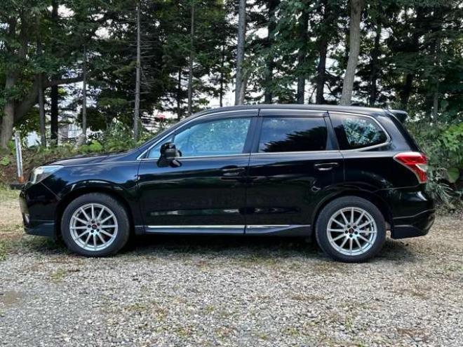 フォレスター2.0XT アイサイト 4WD　ターボ　記録簿　パワステ　パワーウィンドウ　サンルーフ　社外ナビ　ワンセグ　バックカメラ　純正アルミ　ABS　キーレス　ETC　電動リアゲート　シートヒーター　電動シート　盗難防止装置　クルコン 2000